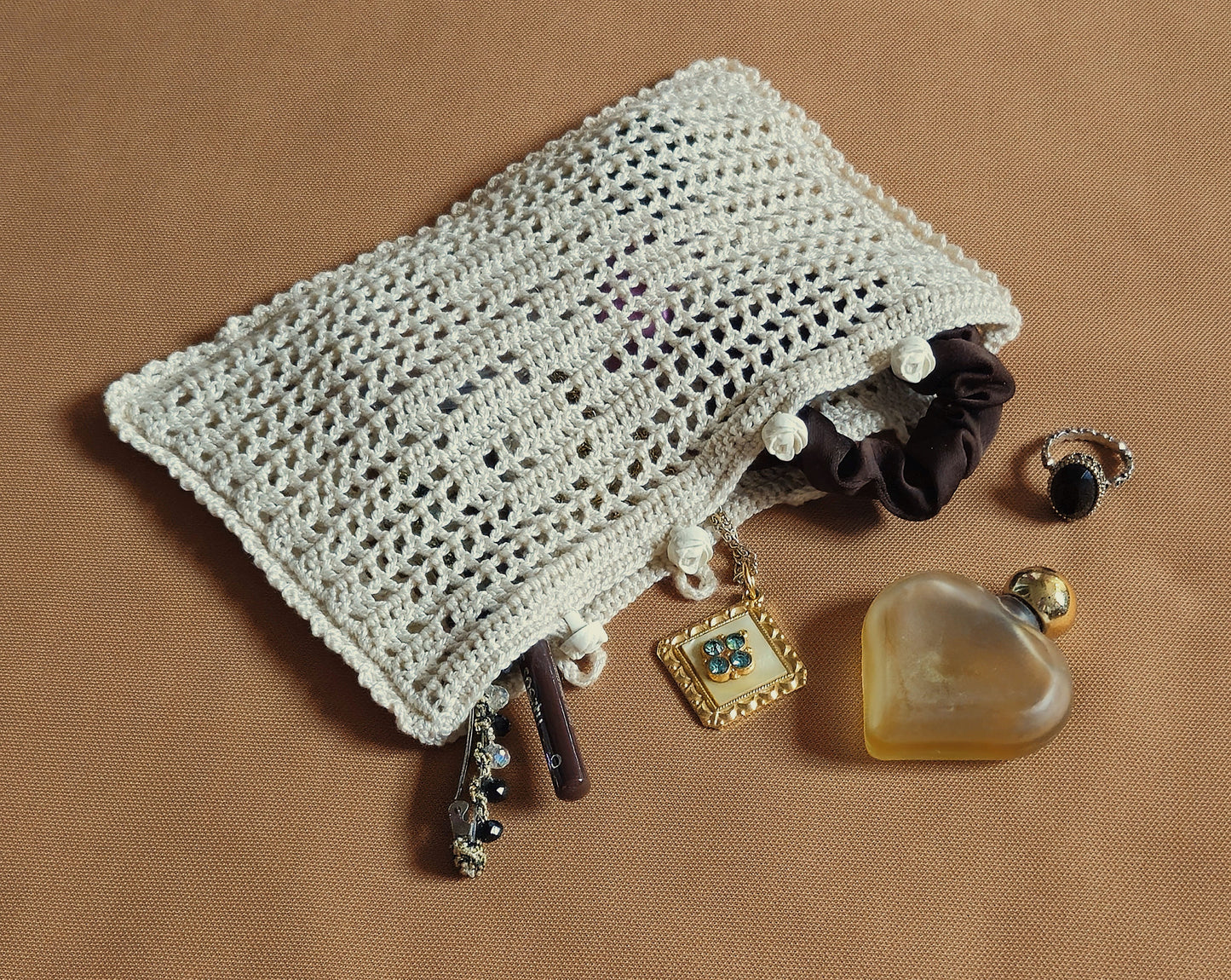 • ♡ Rose pouch ♡ •